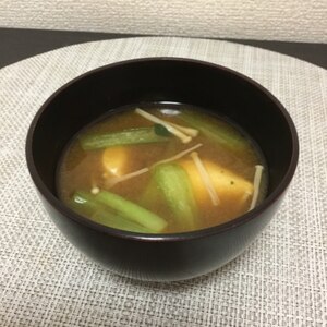 小松菜とえのきと豆腐のお味噌汁